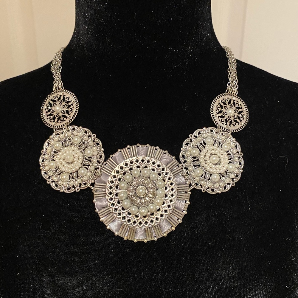 Silver and pearl circle necklace